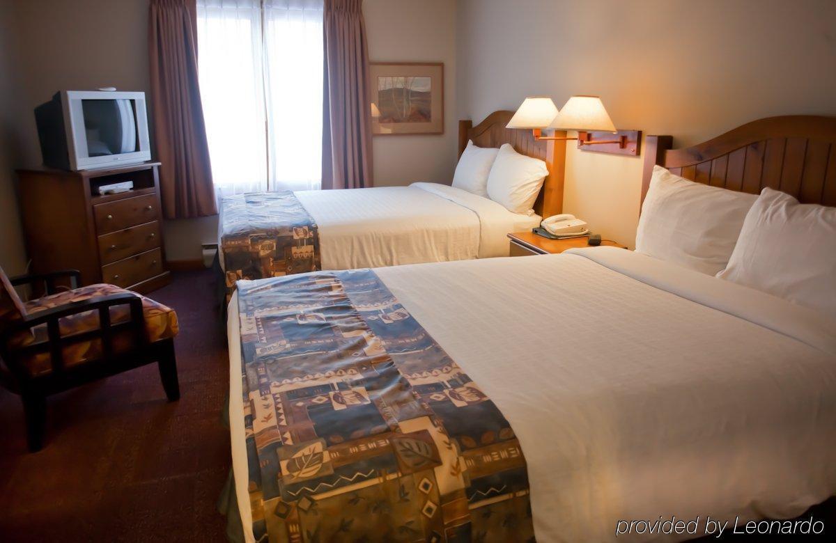 Cahilty Hotel & Suites Sun Peaks Room photo
